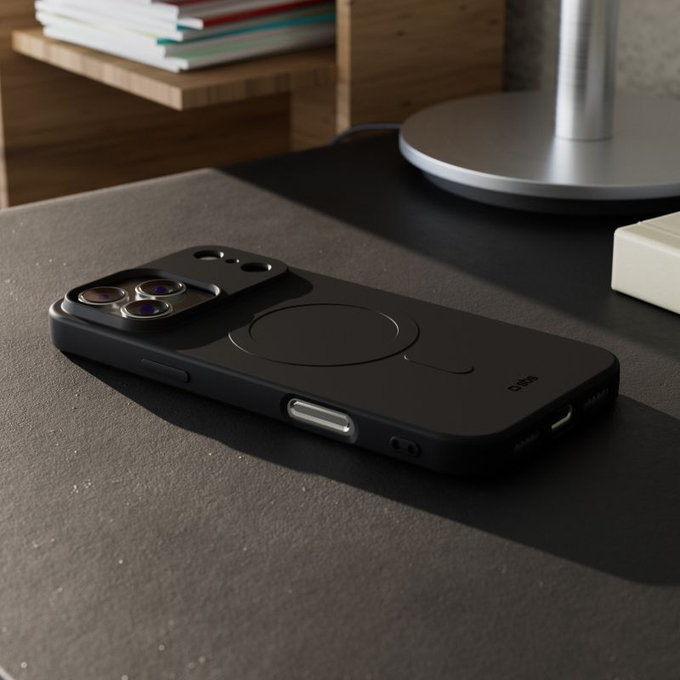 SBS - Pouzdro Instinct Mag kompatibilní s MagSafe pro iPhone 17 Pro, černá