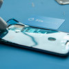 Nalepení nového lepidla kolem okrajů iPhone-u #2